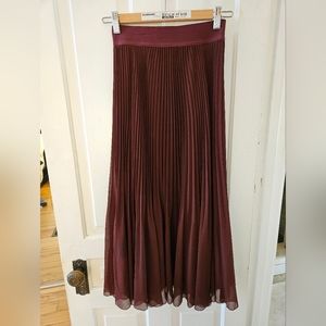 WilfredTwirl Midi Skirt: Spiced Burgundy